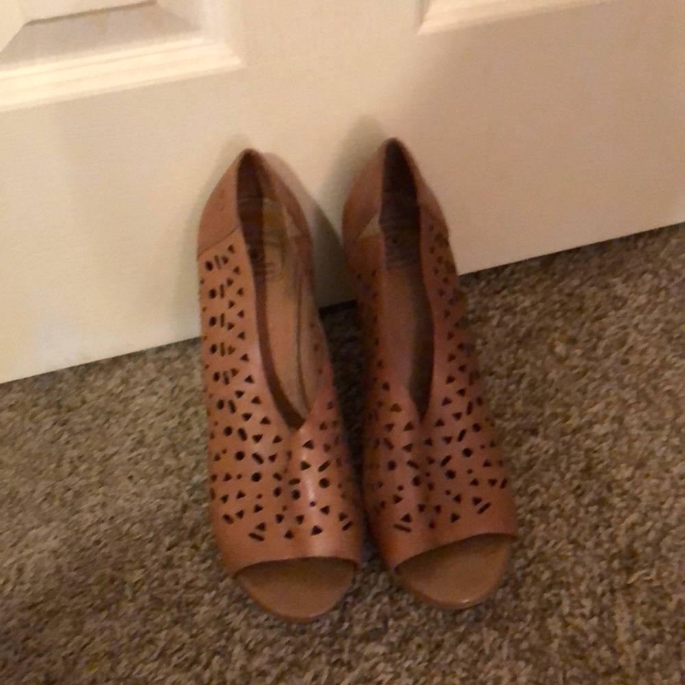 Lucky brand Women’s heels. Never worn